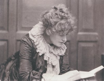 Ellen Terry (1847-1928) olvasó portréfotója, készítette Frederick Hollyer (1837-1933) (szepia fotó) alkotó: Frederick Hollyer
