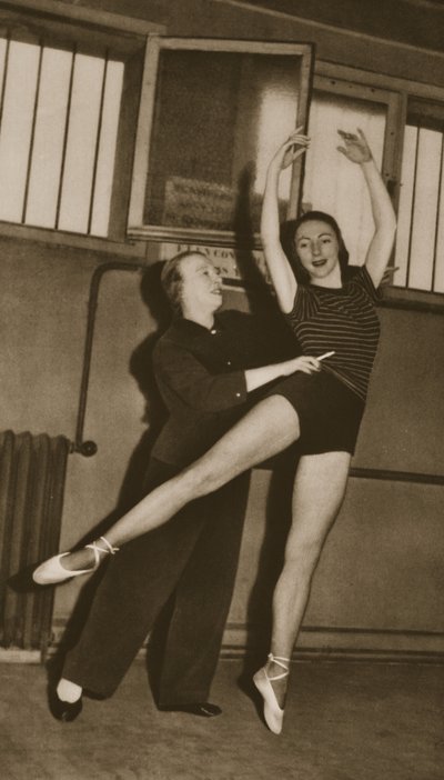 Bronislava Nijinska és Rosella Hightower, a Grand Ballet de Monte-Carlo-ból, 1949 (fotómélység) alkotó: French Photographer