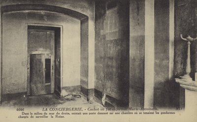 Conciergerie alkotó: French Photographer