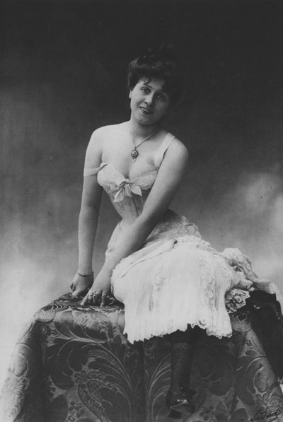 Deshabille Galant alkotó: French Photographer