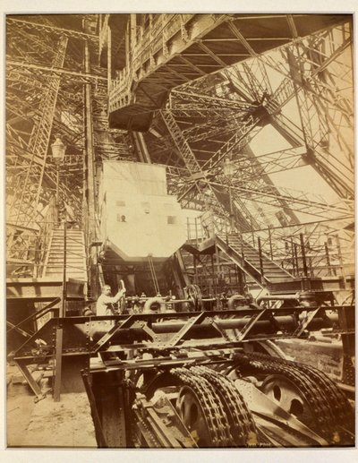 Berendezés az Eiffel-torony liftrendszerének működtetésére, 1888 körül alkotó: French Photographer