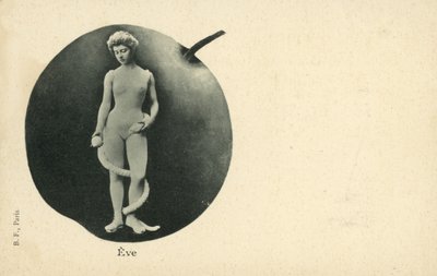 Éva kígyóval és almával (f/w fotó) alkotó: French Photographer