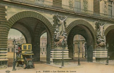 A Louvre kapui Párizsban, Franciaországban. 1913-ban feladott képeslap. alkotó: French Photographer