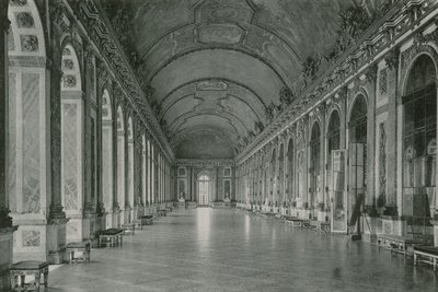 La Galerie des Glaces, Szemüveggaléria (fotógravírozás) alkotó: French Photographer