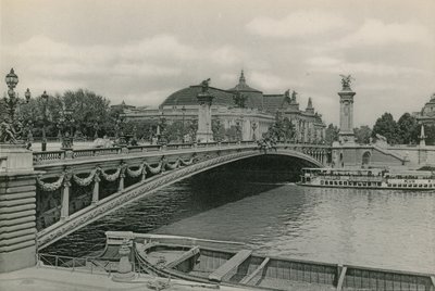 A Pont Alexandre III és a Grand Palais, az Alexandre-híd és a Nagy Palota (fotógravírozás) alkotó: French Photographer