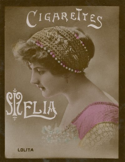 Lolita, motorháztetős lány alkotó: French Photographer