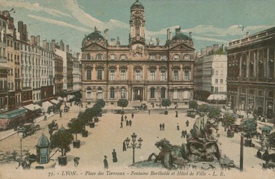 Lyon - Place des Terreaux - Bartholdi-kút és a városháza. 1913-ban feladott képeslap. alkotó: French Photographer