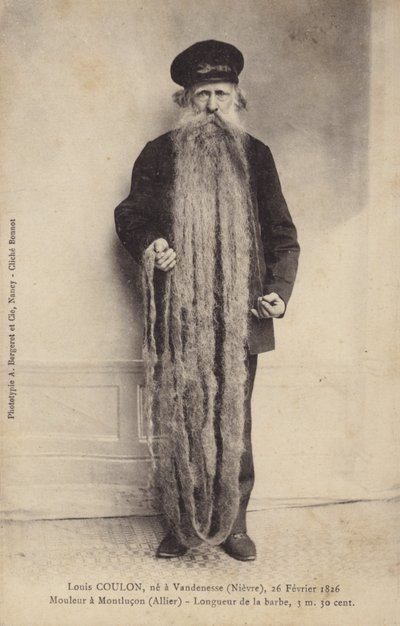 Férfi rendkívül hosszú szakállal alkotó: French Photographer