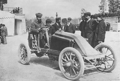 Marcel Renault a Párizsból Madridba tartó verseny kezdetén, 1903 alkotó: French Photographer