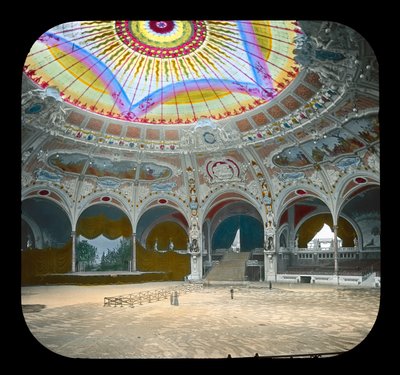 Párizsi kiállítás: Salle des Fetes, 1900 (lámpás csúszda) alkotó: French Photographer