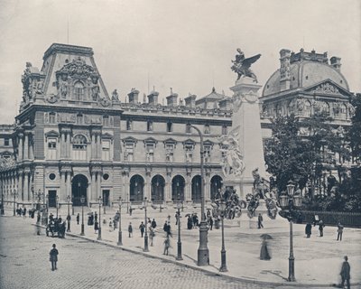 Párizs: Gambetta emlékműve a Louvre udvarában (f/w fotó) alkotó: French Photographer