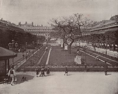 Párizs: A Palais Royal kertje (f/w fotó) alkotó: French Photographer