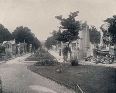 Párizs: Fő sugárút a Pere-Lachaise temetőben (f/w fotó) alkotó: French Photographer