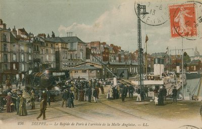 Párizsi gyorsvonat Dieppe vízpartján. 1913-ban feladott képeslap. alkotó: French Photographer