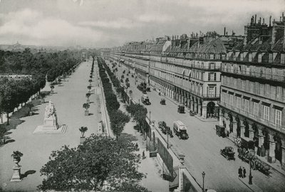 Perspective du Jardin des Tuileries et la Rue de Rivoli, Perspektive a Tuileriák kertjére az utcai Rivolival (fotógravírozás) alkotó: French Photographer