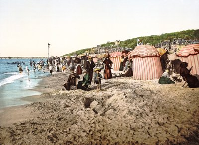 Trouville-i strand Franciaországban, 1890-1900 alkotó: French Photographer