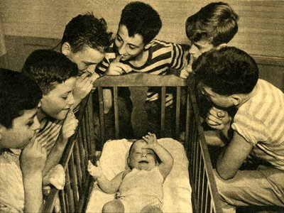 A "" Bonjour Dimanche - pour la famille "" heti magazin ""un"-ja Jean Nohain rendezésében, 1948. február 22. alkotó: French Photographer