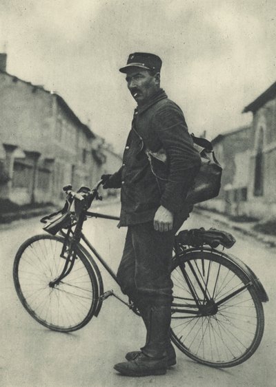 Ez a francia postás nagyon hasznosnak találja a kerékpárját alkotó: French Photographer