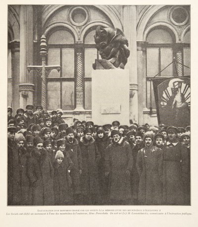 A szovjetek által II. Sándor egyik gyilkosának emlékére emelt emlékmű leleplezése, Histoire des Soviets, pub. 1922 (litográfia) alkotó: French Photographer