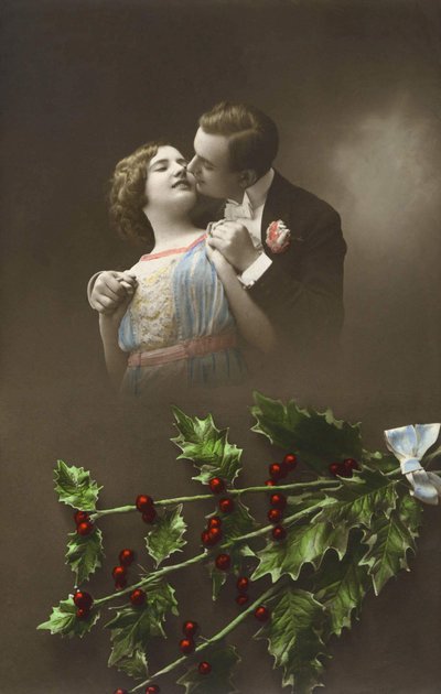 Egy szerelmes pár és magyalágak. 20. század eleji képeslap alkotó: French School