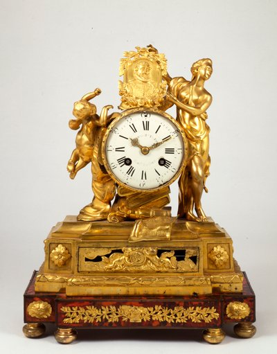 Egy késői XV. Lajos ormolu kandallóóra IV. Henrik profilmedalionjával, amelyet Venus tartott alkotó: French School
