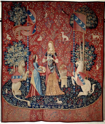 Curtain of the Lady to the Unicorn (Lady to the Unicorn): szag allegóriája. Egy fiatal nő, aki szegfű koronát tart, körülötte egy oroszlán, egy unikornis, egy majom, nyulak. 1484 és 1500 között készült gyapjú és selyem kárpit. A Chateau de Boussacból, Kr. alkotó: French School