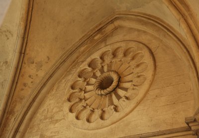 Egy faragott rosace nézetét ábrázolja alkotó: French School