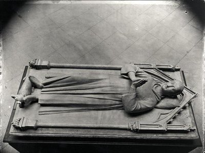 Szent Lajos legidősebb fiának, Louis de France-nak (1243-60) síremléke a Royaumont apátságból (a Saint-Denis bazilikában lévő sírról készült gipszöntvény). alkotó: French School