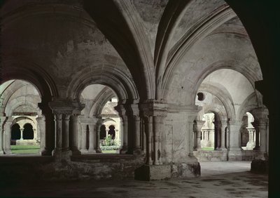 A kolostor belső képe a káptalanházból alkotó: French School