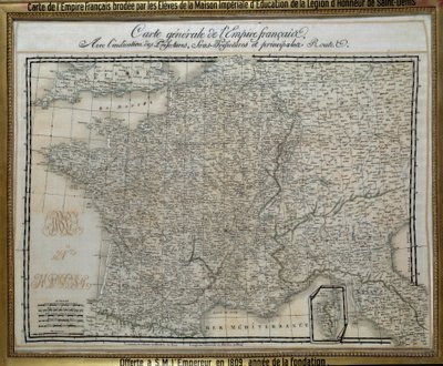 A Francia Birodalom (Első Birodalom) térképe, amelyet a Saint Denis-i Becsület Légió császári házának diákjai hímeztek. Hímzéskép 1809-ből. Ile d