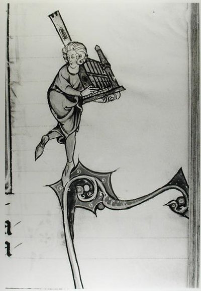 Ms Fr 95 fol.273 Zenész portatív orgonán, lHistoire de Merlin, 1280-90 körül alkotó: French School
