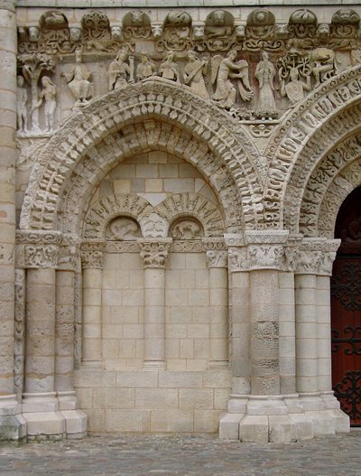 Portál a nyugati homlokzatokról alkotó: French School