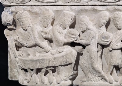 Salome, aki bemutatja Keresztelő Szent János fejét Heródes ünnepén, részlet egy domborműről (kő) (86203 részlet) alkotó: French School