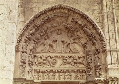 Királyi portál, északi ajtó, mennybemenetelt ábrázoló timpanon, 1145-50 körül alkotó: French School