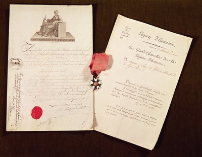 Francois Becherel 1802. július 17-i, a Becsületrend lovagjává való kinevezésének dokumentumai és érme (vegyes technika) alkotó: French School