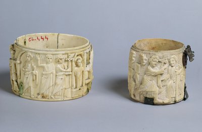Két domborműves pix Lázár feltámadását és egy vakon született embert gyógyító Krisztust ábrázoló 6-7. alkotó: French School