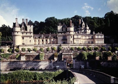 Kilátás az Antoine de Bueil számára 1480 előtt épült Chateau dUsse-ra alkotó: French School