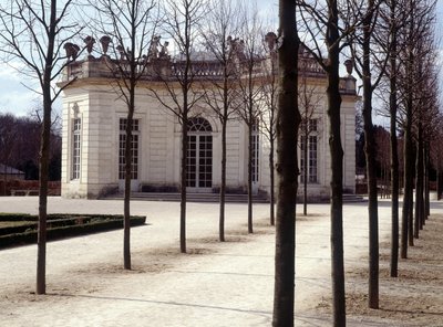 Trianon látványa Versailles-ban az Yvelinesben (78). alkotó: French School