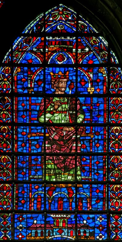 Királyt ábrázoló w127-es ablak (felső ábra). alkotó: French School