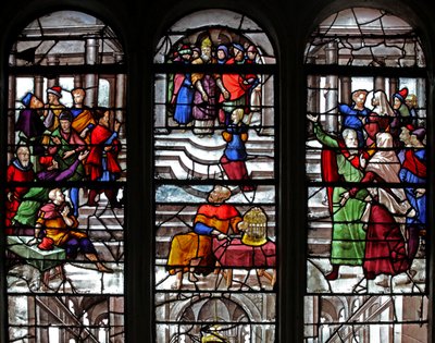 A templomban fogadják a Szűz Máriát ábrázoló w28-as ablakot alkotó: French School