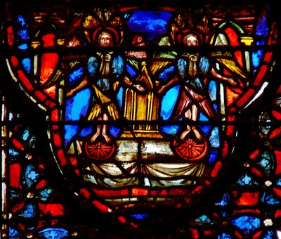 Window w4 a frigyláda és a kerubok alkotó: French School