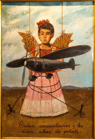 Repülőgépet kérnek, és szalmából készült szárnyakat kapnak. alkotó: Frida Kahlo