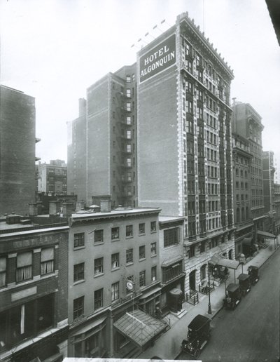 Hotel Algonquin, West 44th Street, New York City alkotó: G.P. Hall und Sohn