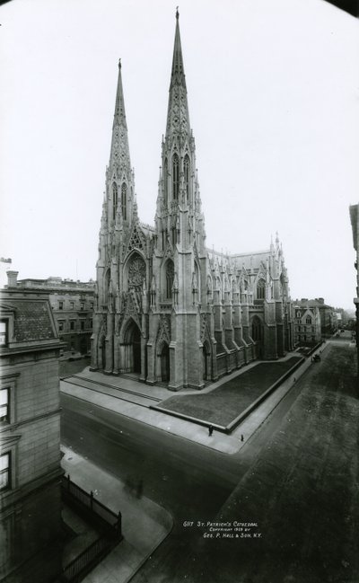 Szent Patrik székesegyház, Fifth Avenue, 1909 (fekete-fehér fénykép) alkotó: G.P. Hall und Sohn