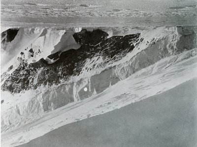 A figyelmeztető gleccser lejtője, c1911, 1913 alkotó: G. Murray Levick