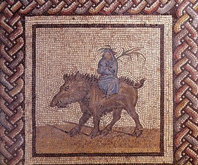 Gallo római művészet: rusztikus naptárt ábrázoló mozaikburkolat. A tél allegóriája egy vaddisznón lovagol. 2. vége, 3. század eleje JC után. Saint-Romain-en-Galból (Rhone). Saint Germain en Laye, Nemzeti Régészeti Múzeum alkotó: Gallo Roman