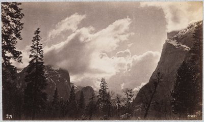 Yosemite-völgy, felhőkkel alkotó: George Fiske