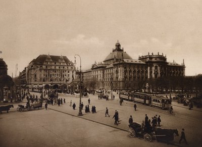 Munchen / München: Igazságügyi Palota (fekete-fehér fotó) alkotó: German Photographer