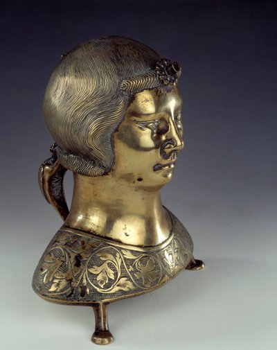 Aquamanile (medence a pap kézmosására mise közben) arany bronzból, fiatal férfi mellszobra formájú. 1300-1325. Hildesheimből. V 0,23x0,19 m Párizs, Középkori Nemzeti Múzeum, Thermes de Cluny alkotó: German School