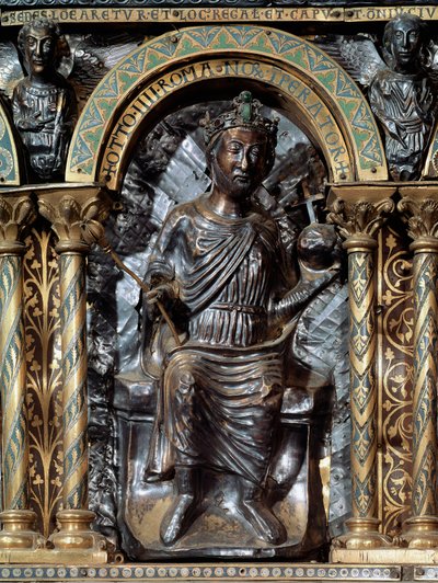 Nagy Károly szarkofágja (742-814). IV. Othon brunswicki császár képviselete (1175-1218. v.). 1165-1215. Németország. Az aacheni katedrális nádori kápolnája. alkotó: German School